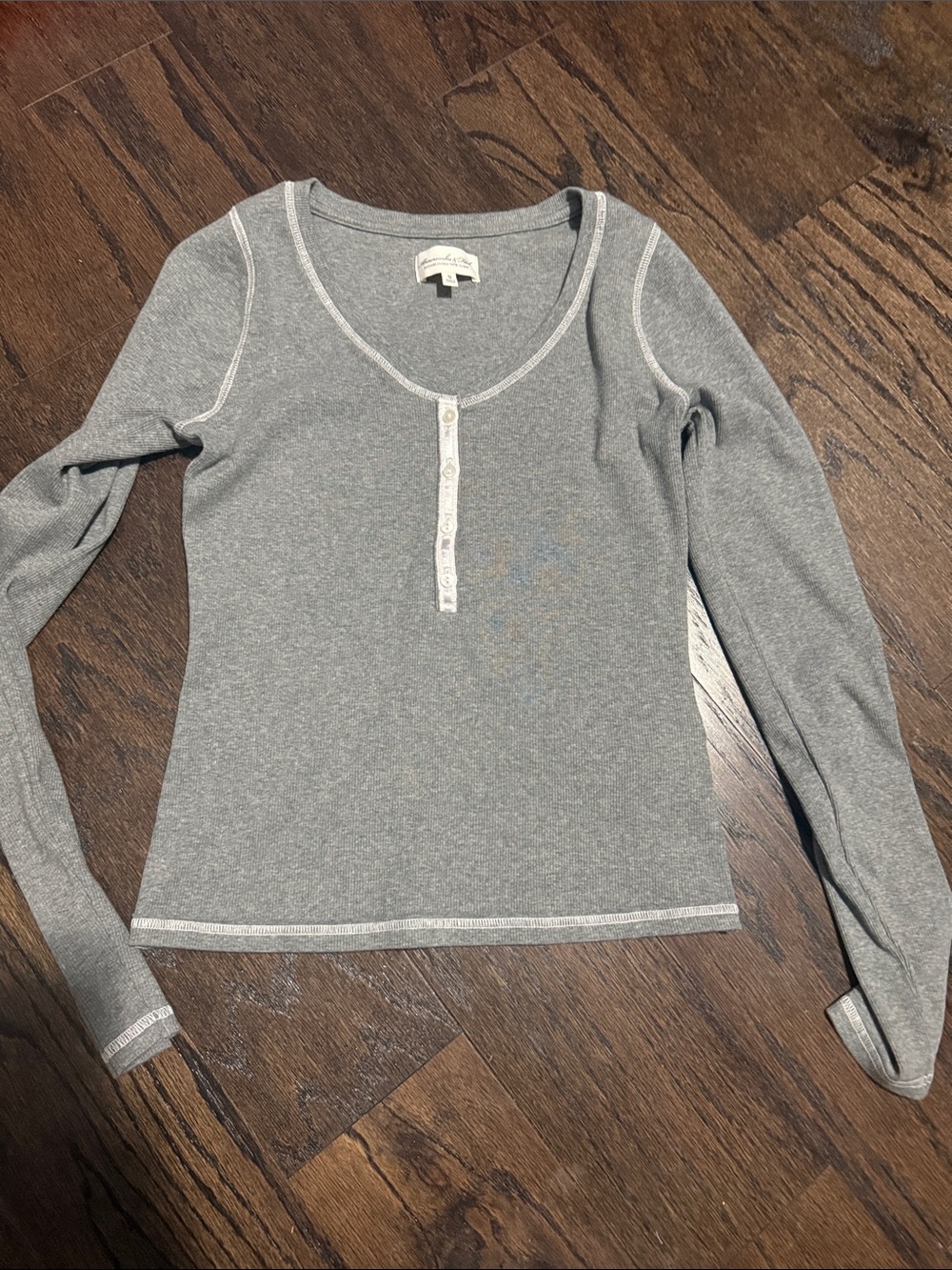 Abercrombie & fitch gray Long Sleeve Top small new